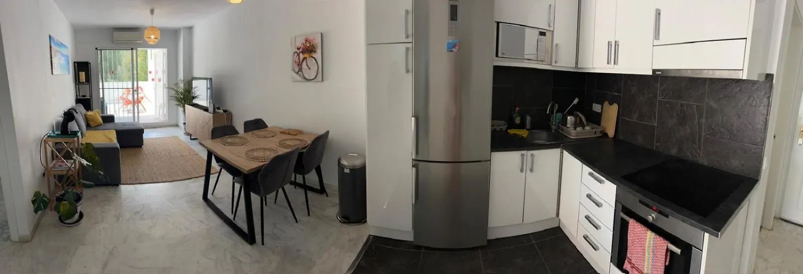 Apartment Carolina With Huge Terrace 베날마데나코스타 0*,  스페인